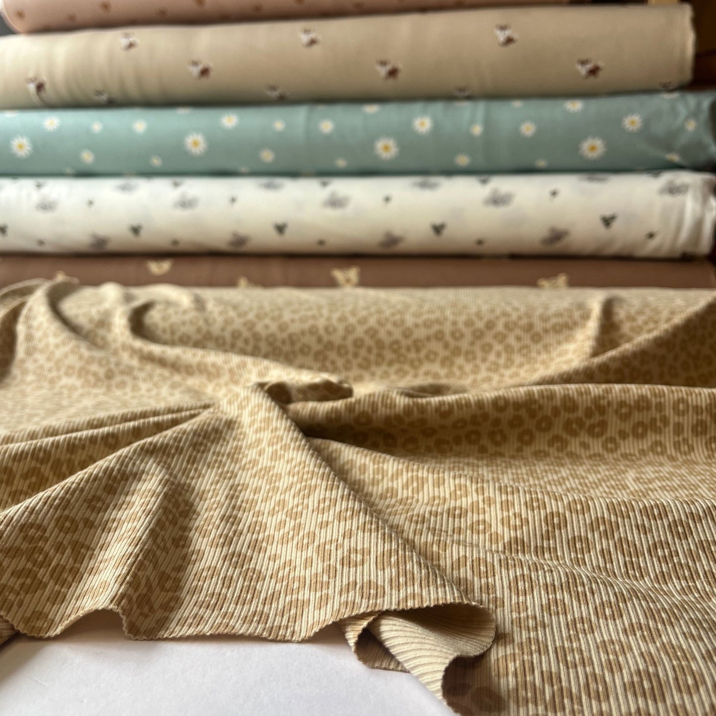 Durable rib knit jersey with 4-way stretch for handmade kidswear and loungewear.